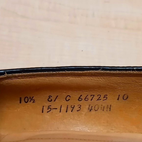 Vintage Johnston & Murphy Wing Tips - Picture 10 of 10